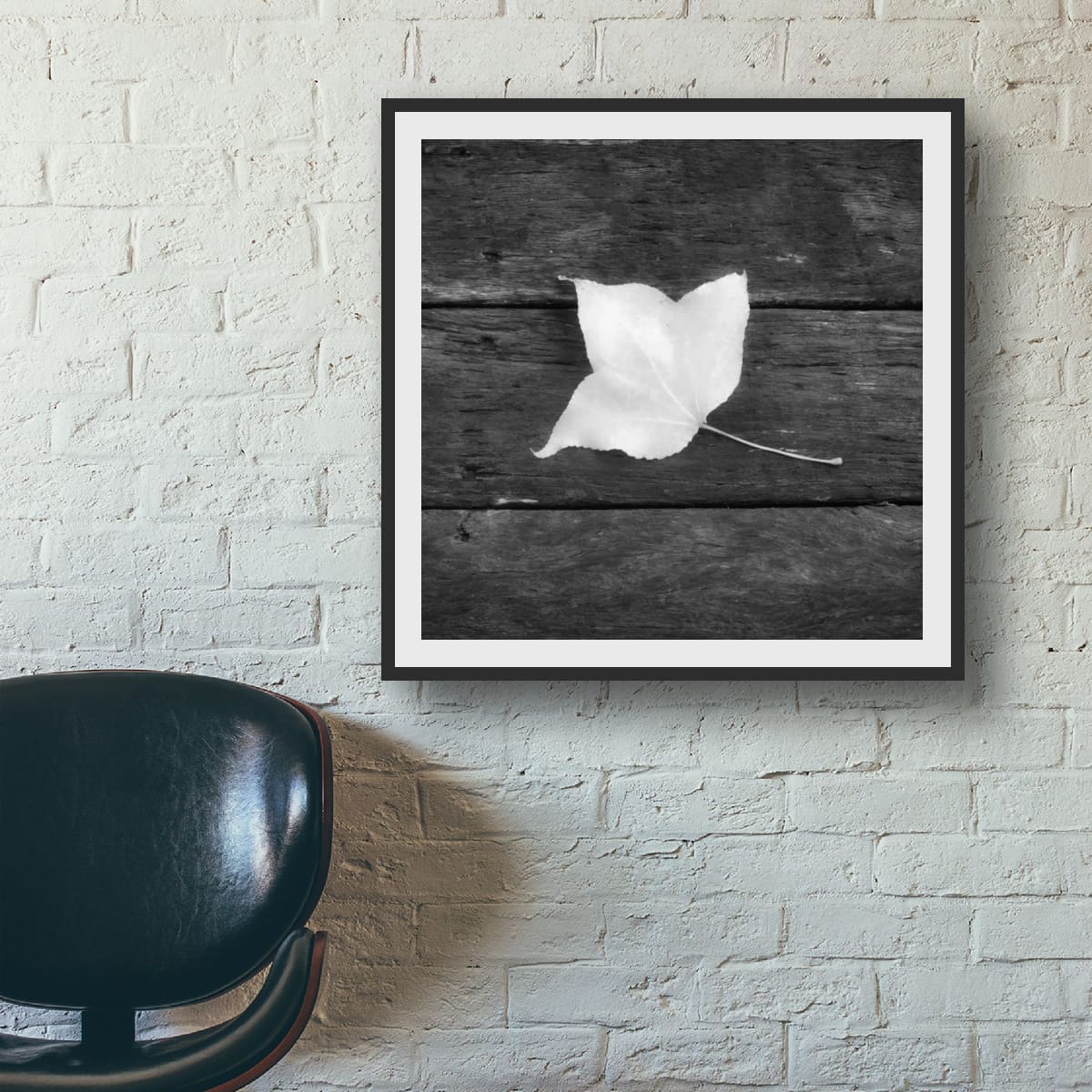 Mount Tamborine, Australia – Lone Leaf Minimalist Nature Wall Art